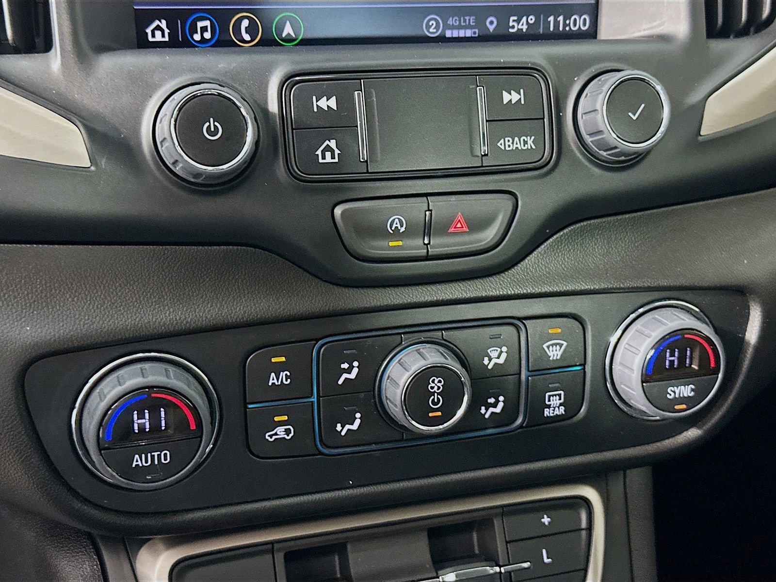Used 2024 GMC Terrain Denali AWD/4WD image 16