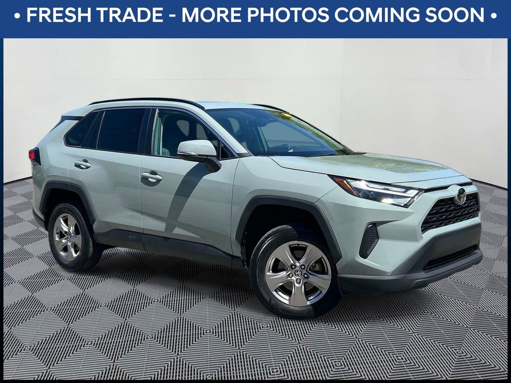 Used 2022 Toyota RAV4 XLE w/ Convenience Package FWD image 1