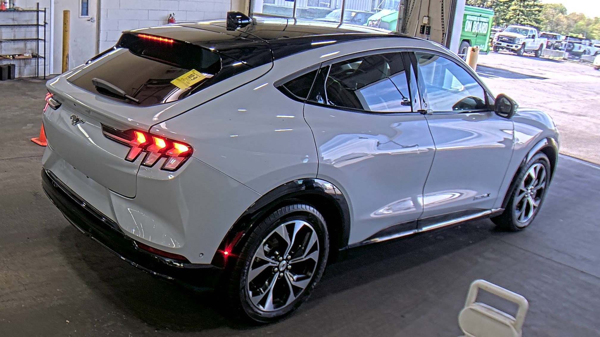 Used 2022 Ford Mustang Mach-E Premium AWD/4WD image 4
