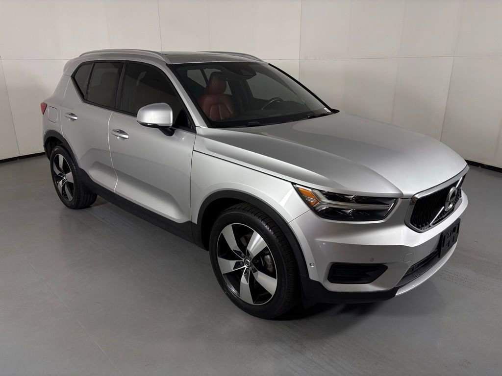 Used 2019 Volvo XC40 T5 Momentum AWD/4WD image 2