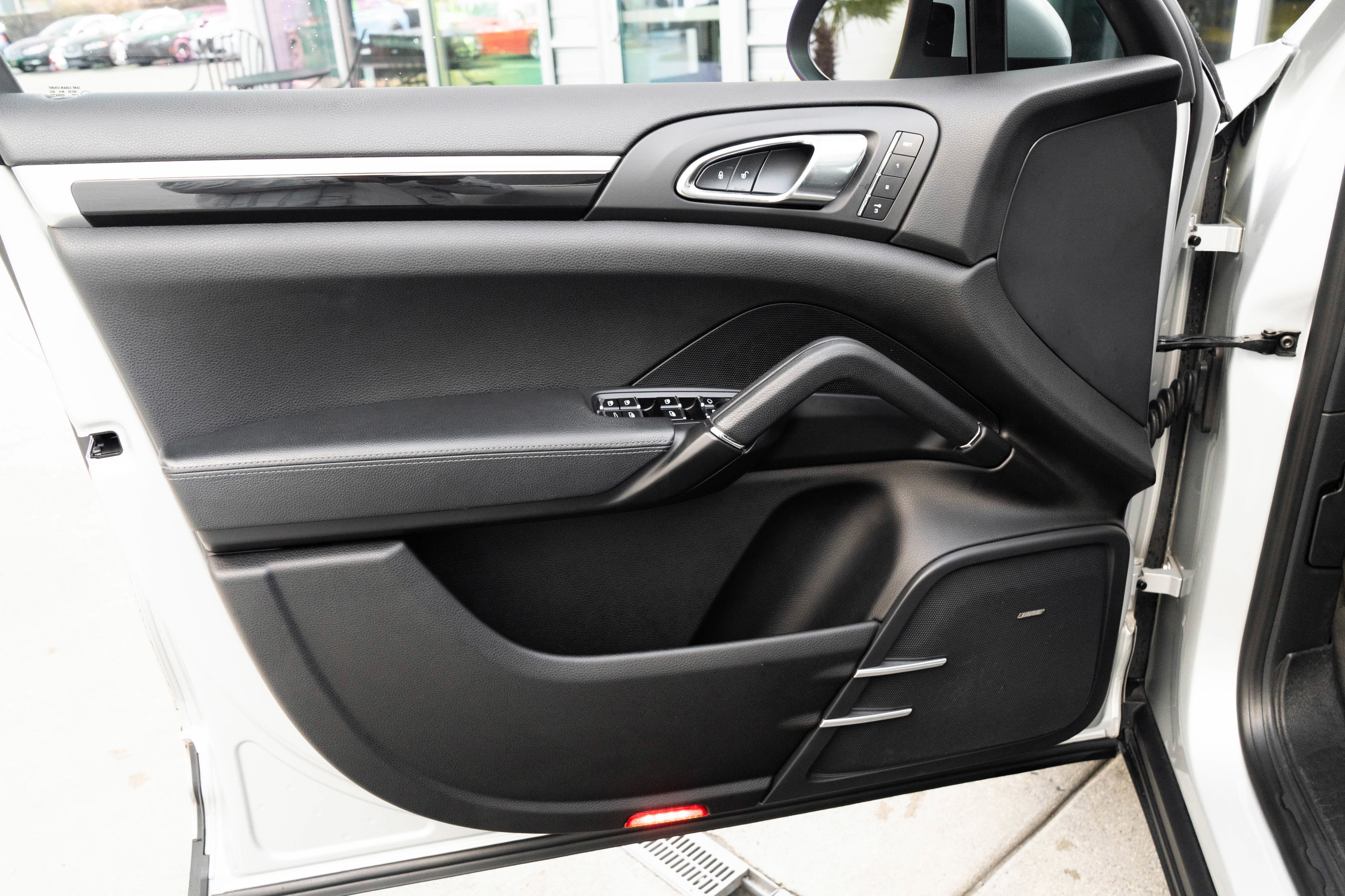 Used 2013 Porsche Cayenne Diesel AWD/4WD image 10