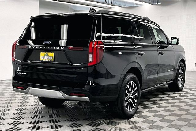 Used 2025 Ford Expedition Platinum image 13