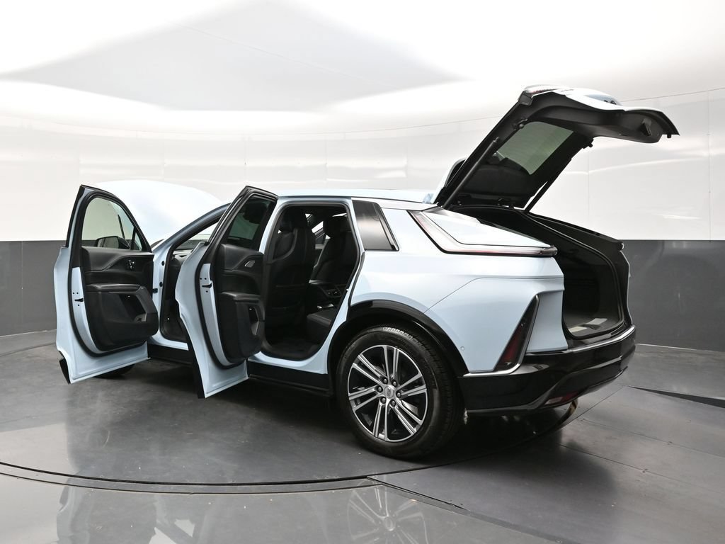 Certified 2024 Cadillac Lyriq Luxury AWD/4WD image 42
