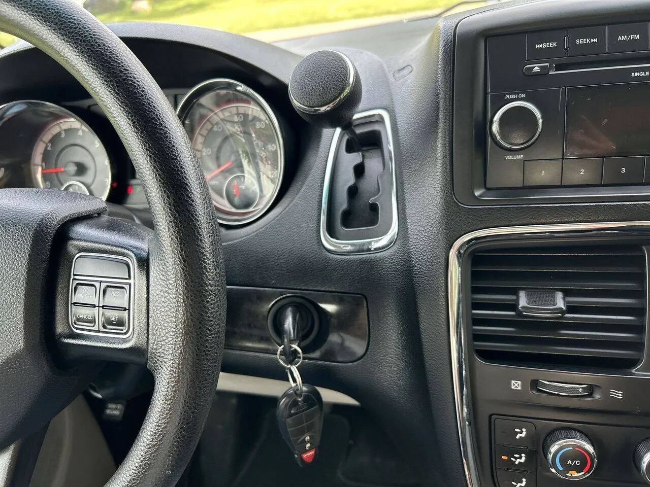 Used 2016 Dodge Grand Caravan American Value Package FWD image 15