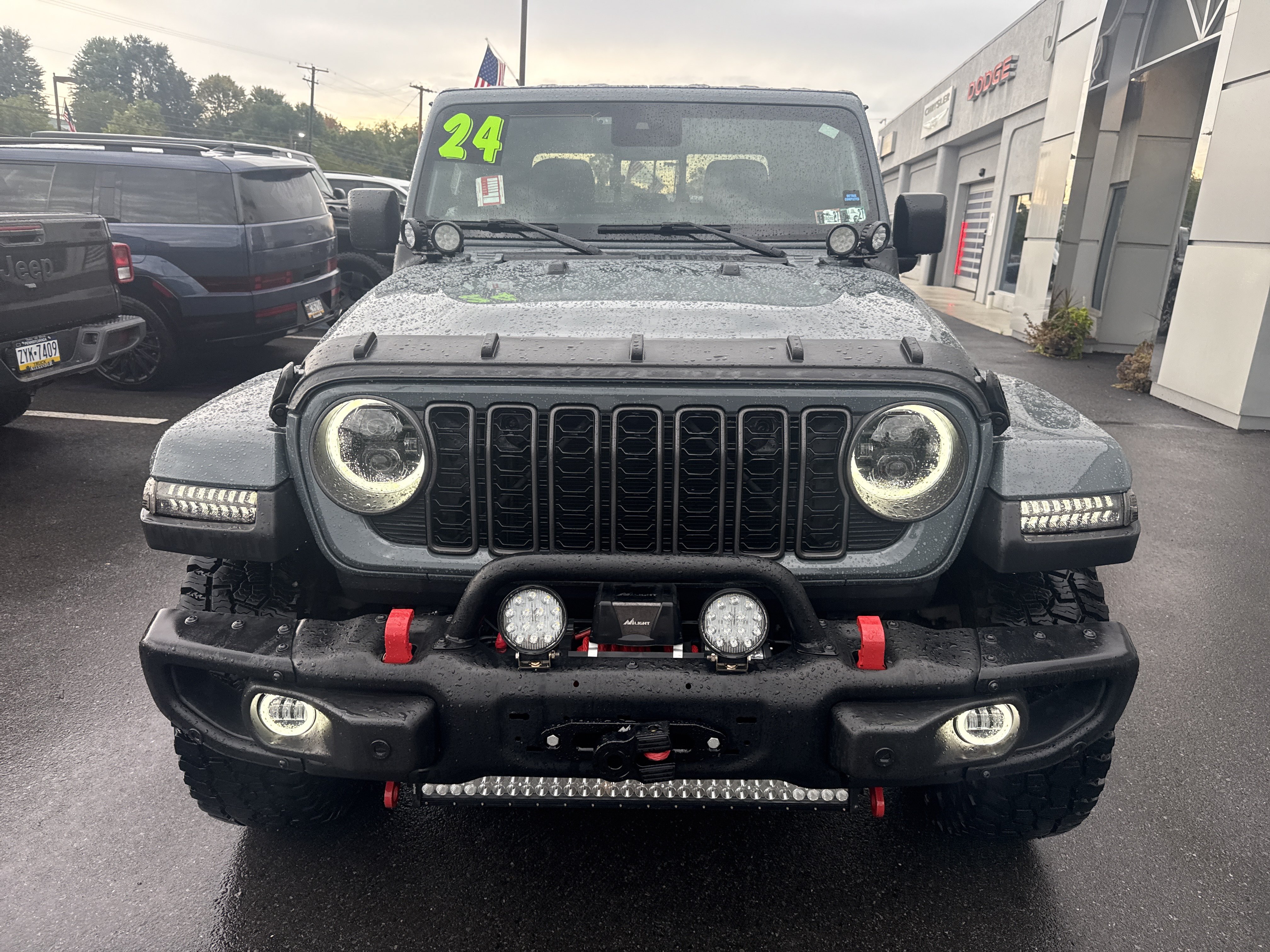 Used 2024 Jeep Gladiator Sport AWD/4WD image 9
