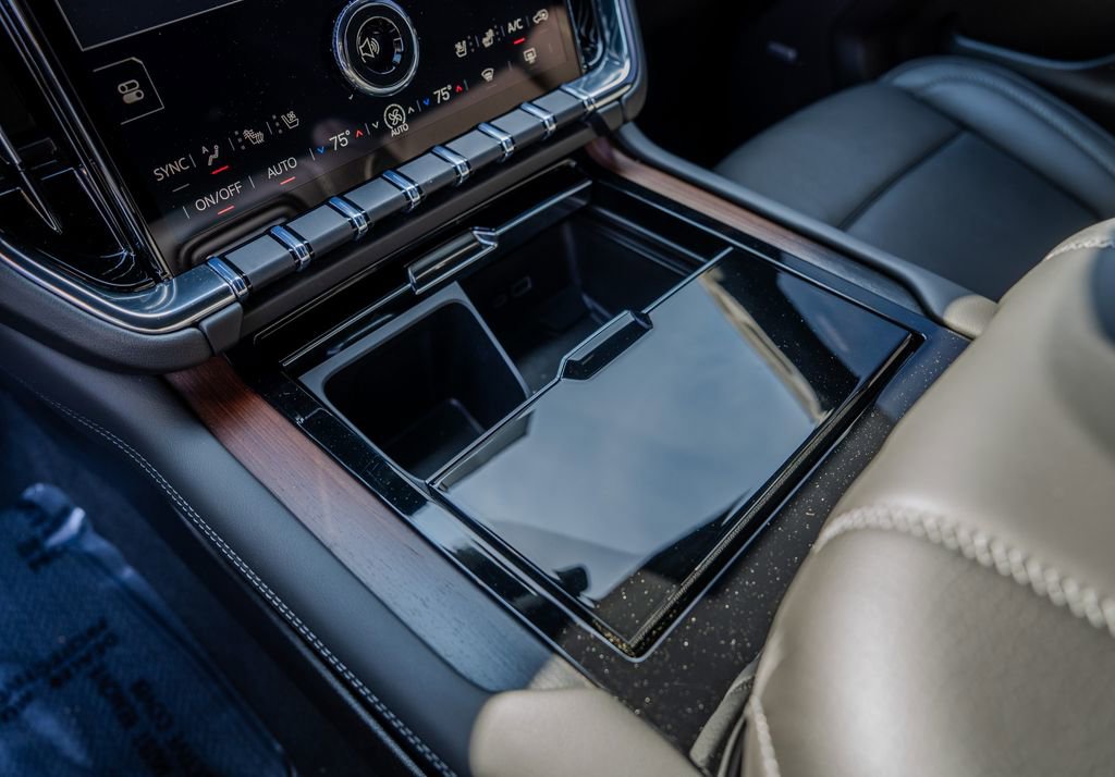 Used 2026 GMC Yukon XL Denali w/ Sun & Power Step Package image 13