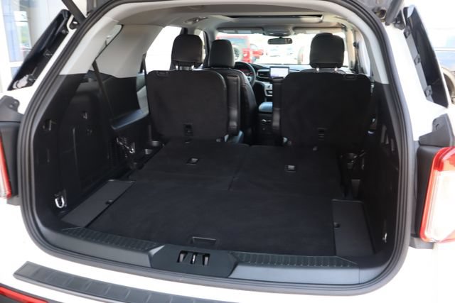 Used 2023 Ford Explorer XLT w/ Equipment Group 202A AWD/4WD image 29