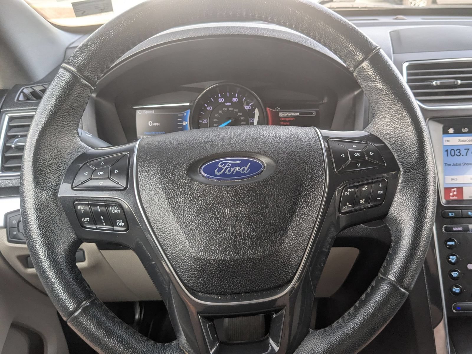Used 2018 Ford Explorer Limited w/ Equipment Group 301A FWD image 19