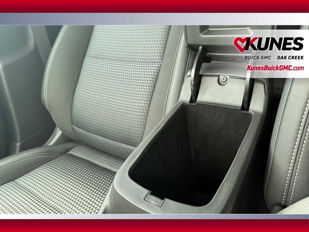 Used 2025 Chevrolet Trax LT w/ LT Convenience Package FWD image 18