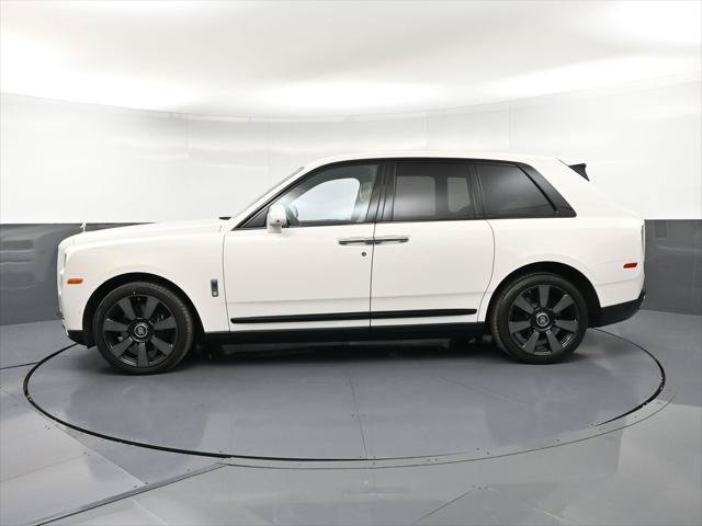 Certified 2022 Rolls-Royce Cullinan w/ Dark Exterior Package AWD/4WD image 2