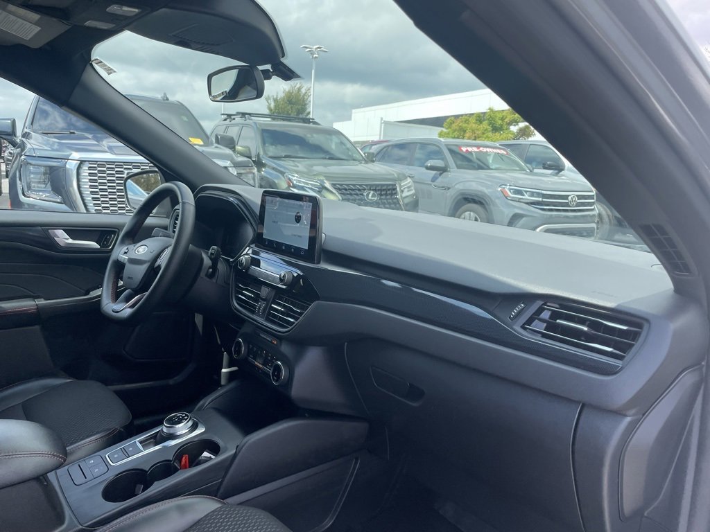 Used 2024 Ford Escape ST-Line image 30