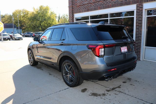 New 2025 Ford Explorer ST image 5
