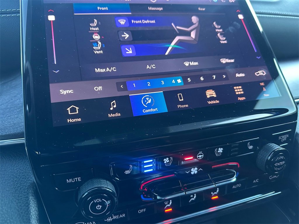 Used 2025 Jeep Grand Cherokee L Overland w/ Advanced Protech Group III image 25