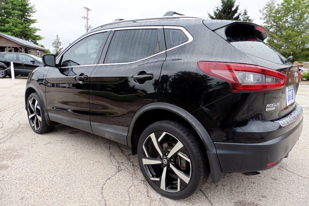 Used 2020 Nissan Rogue Sport SL image 2