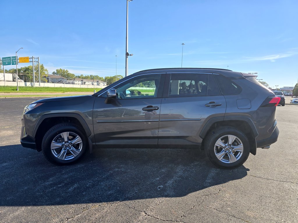 Certified 2022 Toyota RAV4 XLE w/ Convenience Package AWD/4WD image 14