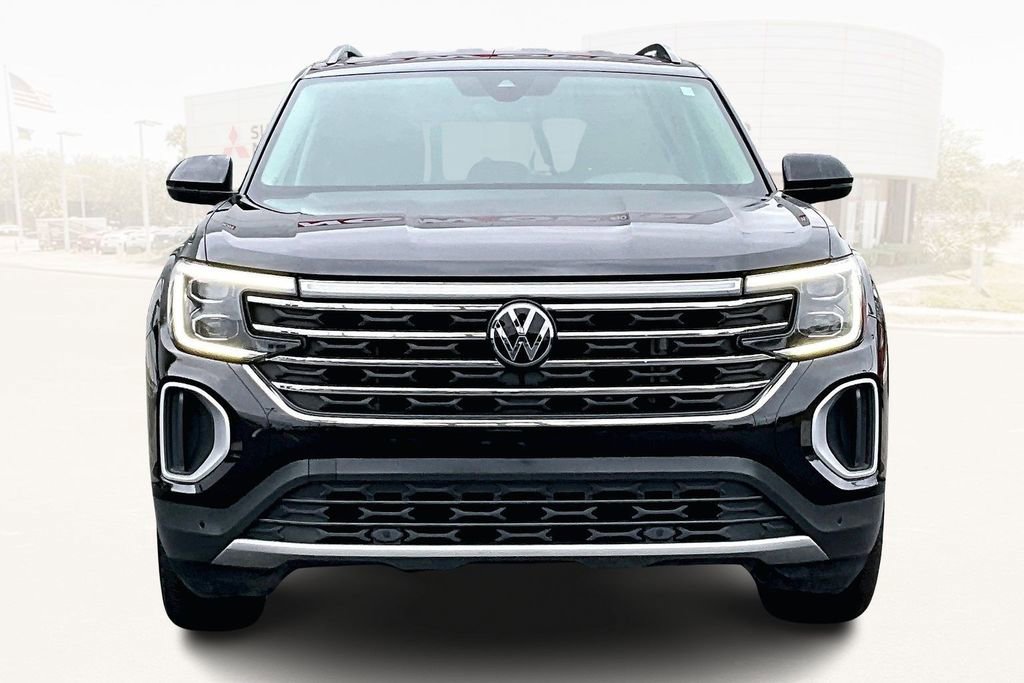 Used 2024 Volkswagen Atlas SE image 2