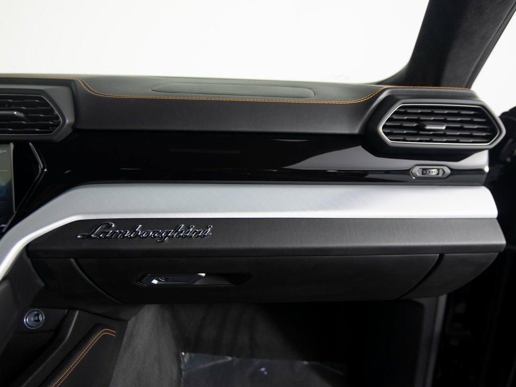 Used 2022 Lamborghini Urus image 27