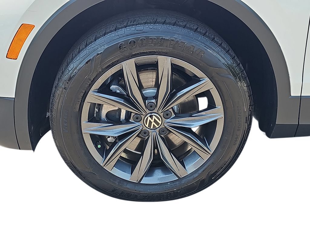 Used 2023 Volkswagen Tiguan SE FWD image 29