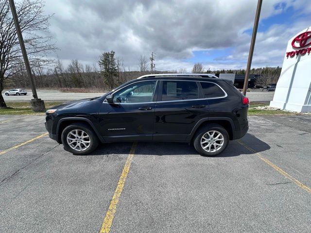 Used 2018 Jeep Cherokee Latitude Plus w/ Cold Weather Group image 6
