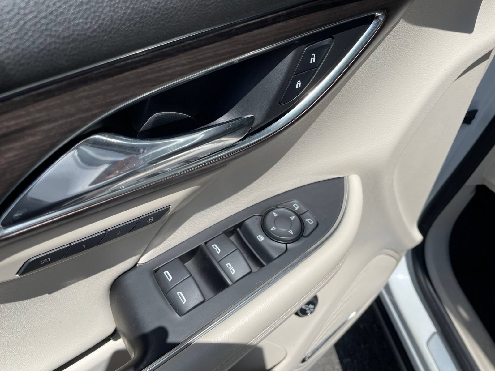 Used 2023 Buick Envision Avenir AWD/4WD image 17