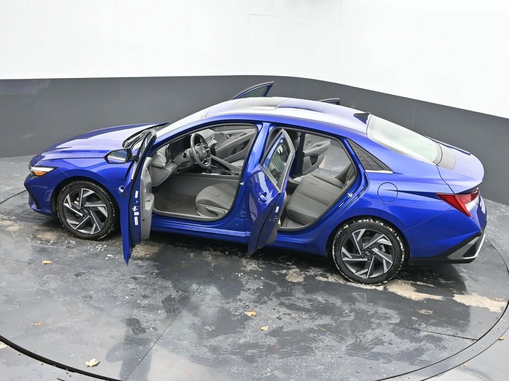 Used 2025 Hyundai Elantra SEL image 83