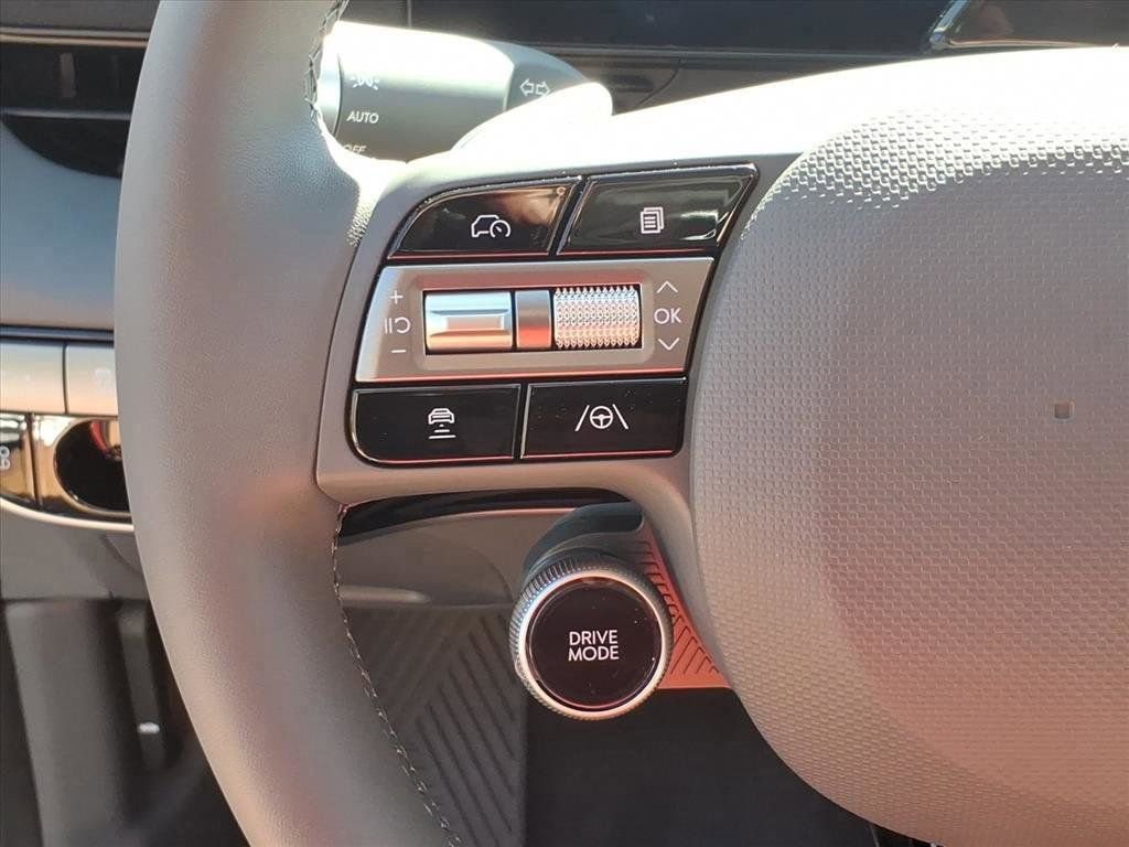 New 2025 Hyundai Ioniq 5 SE image 18