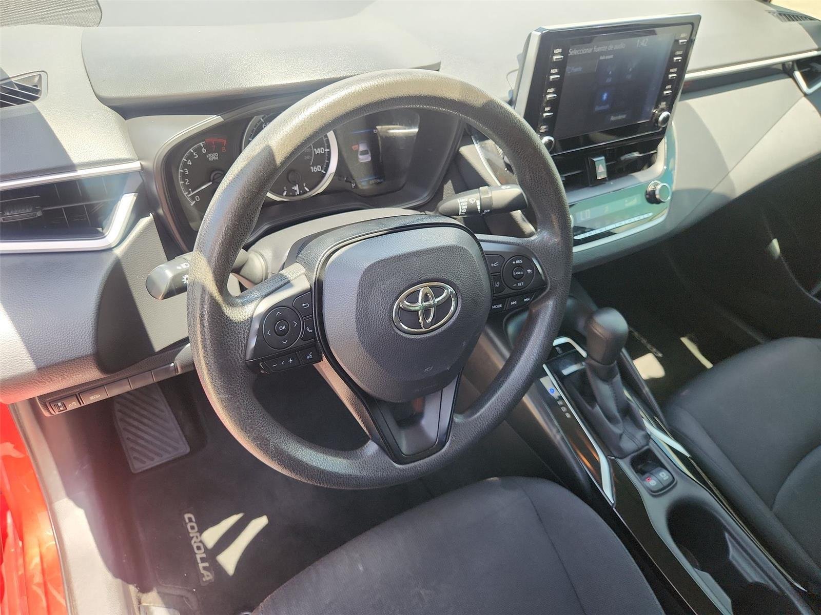 Used 2020 Toyota Corolla LE FWD image 10