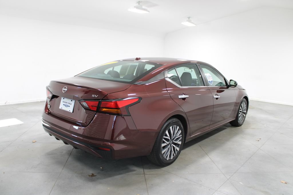 Used 2024 Nissan Altima 2.5 SV image 9