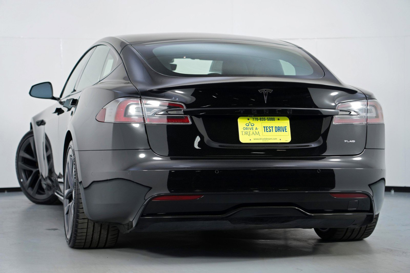 Used 2021 Tesla Model S Plaid image 6