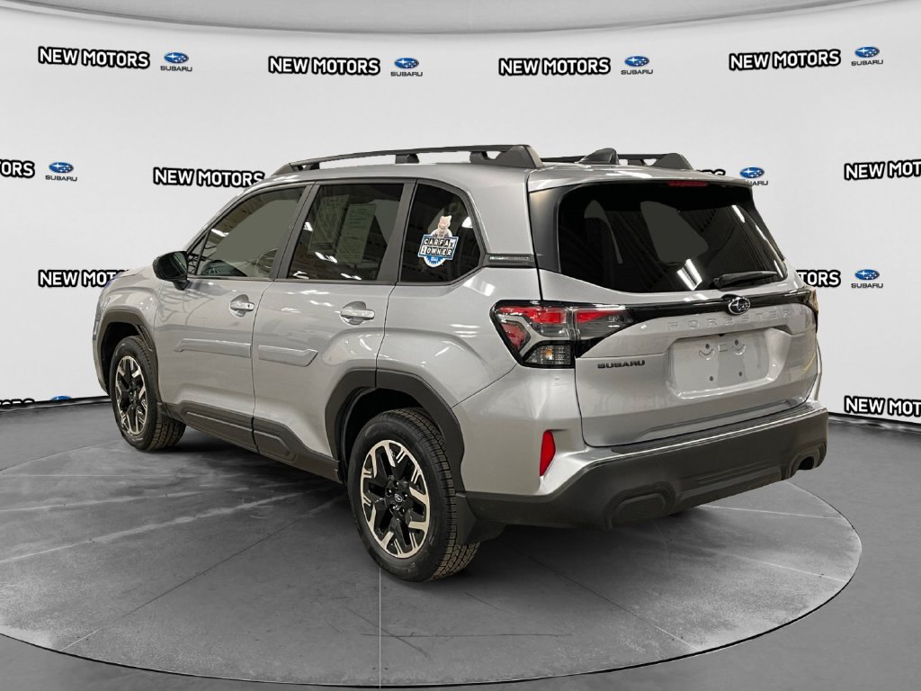 Used 2025 Subaru Forester Premium AWD/4WD image 4