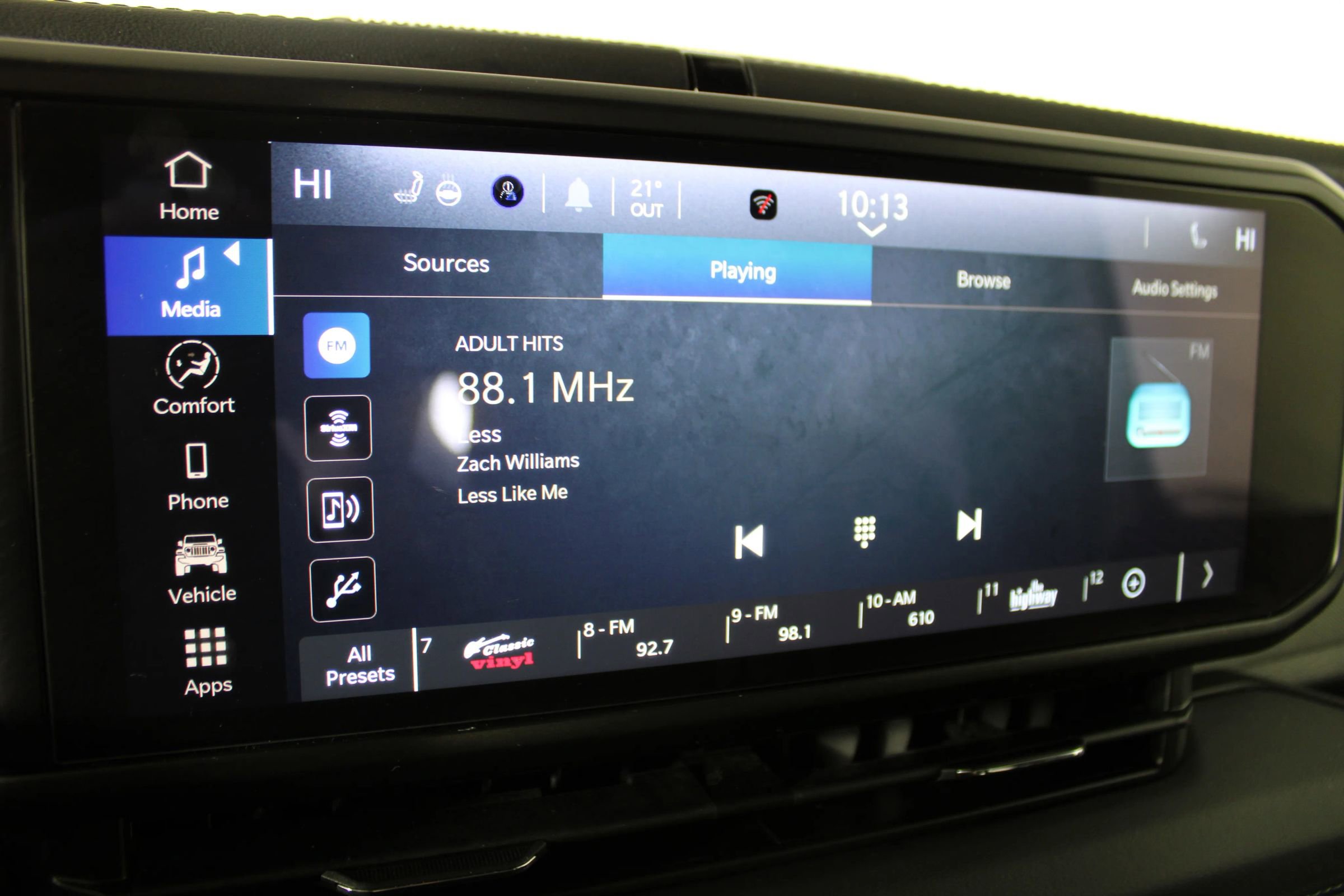 Used 2024 Jeep Wrangler Unlimited Sahara image 23