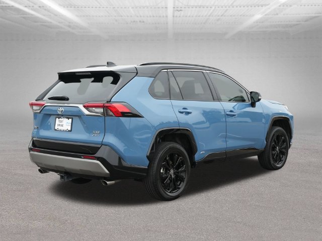 Used 2025 Toyota RAV4 XSE w/ Weather Package AWD/4WD image 9