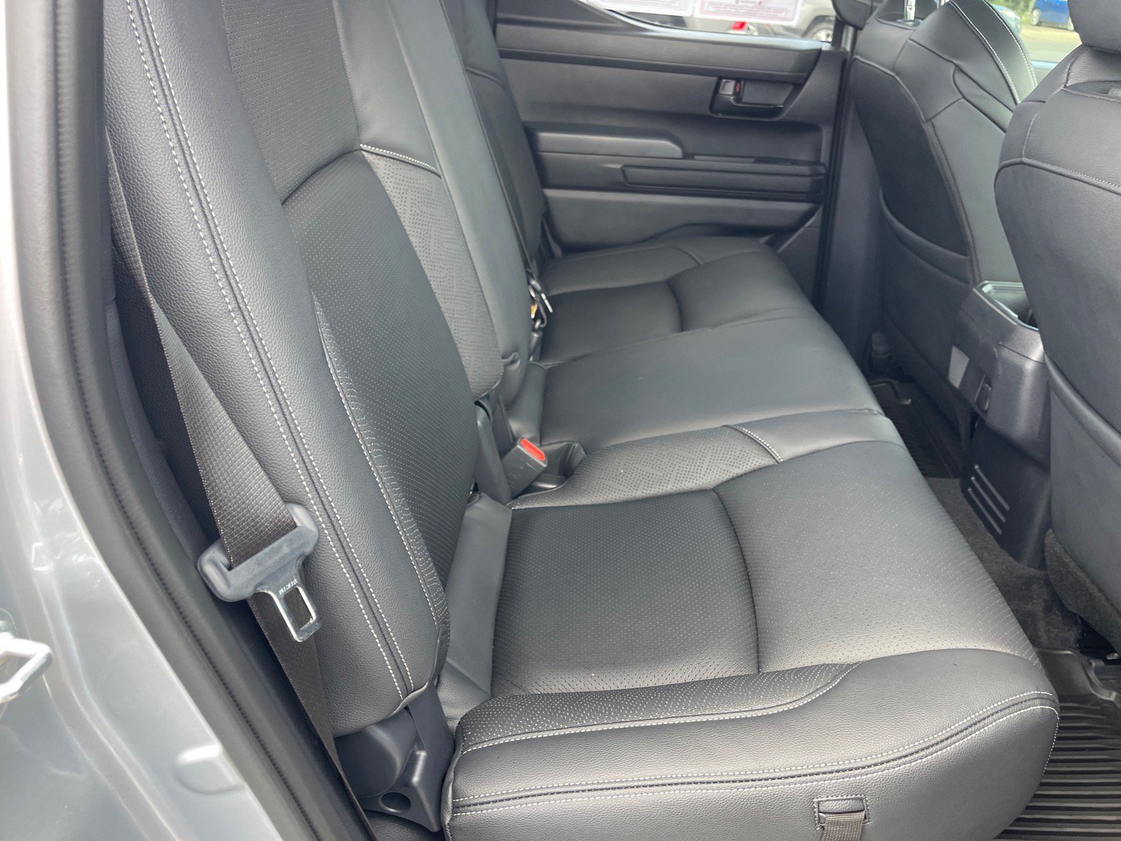 Used 2025 Toyota Tacoma SR5 AWD/4WD image 18