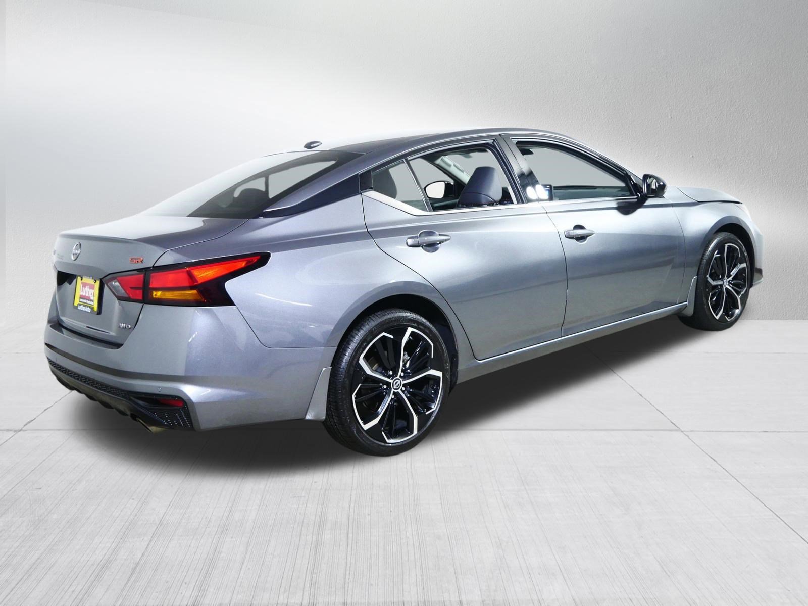 Used 2024 Nissan Altima 2.5 SR w/ SR Premium Package AWD/4WD image 7