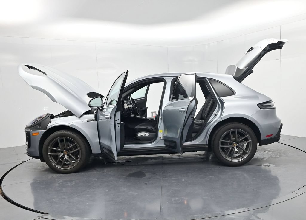 Used 2024 Porsche Macan Turbo AWD/4WD image 63