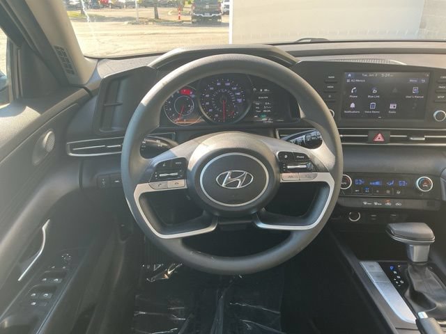 Used 2022 Hyundai Elantra SEL w/ Cargo Package FWD image 16
