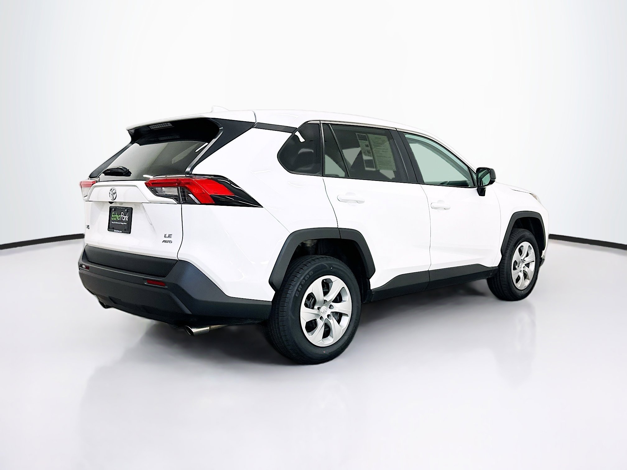 Used 2024 Toyota RAV4 LE image 9