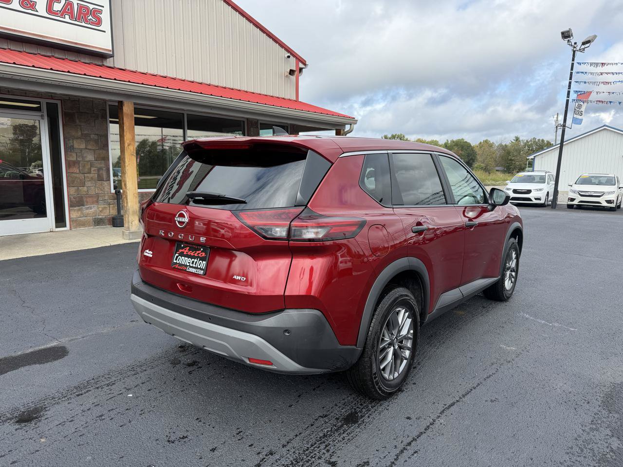 Used 2023 Nissan Rogue S AWD/4WD image 4