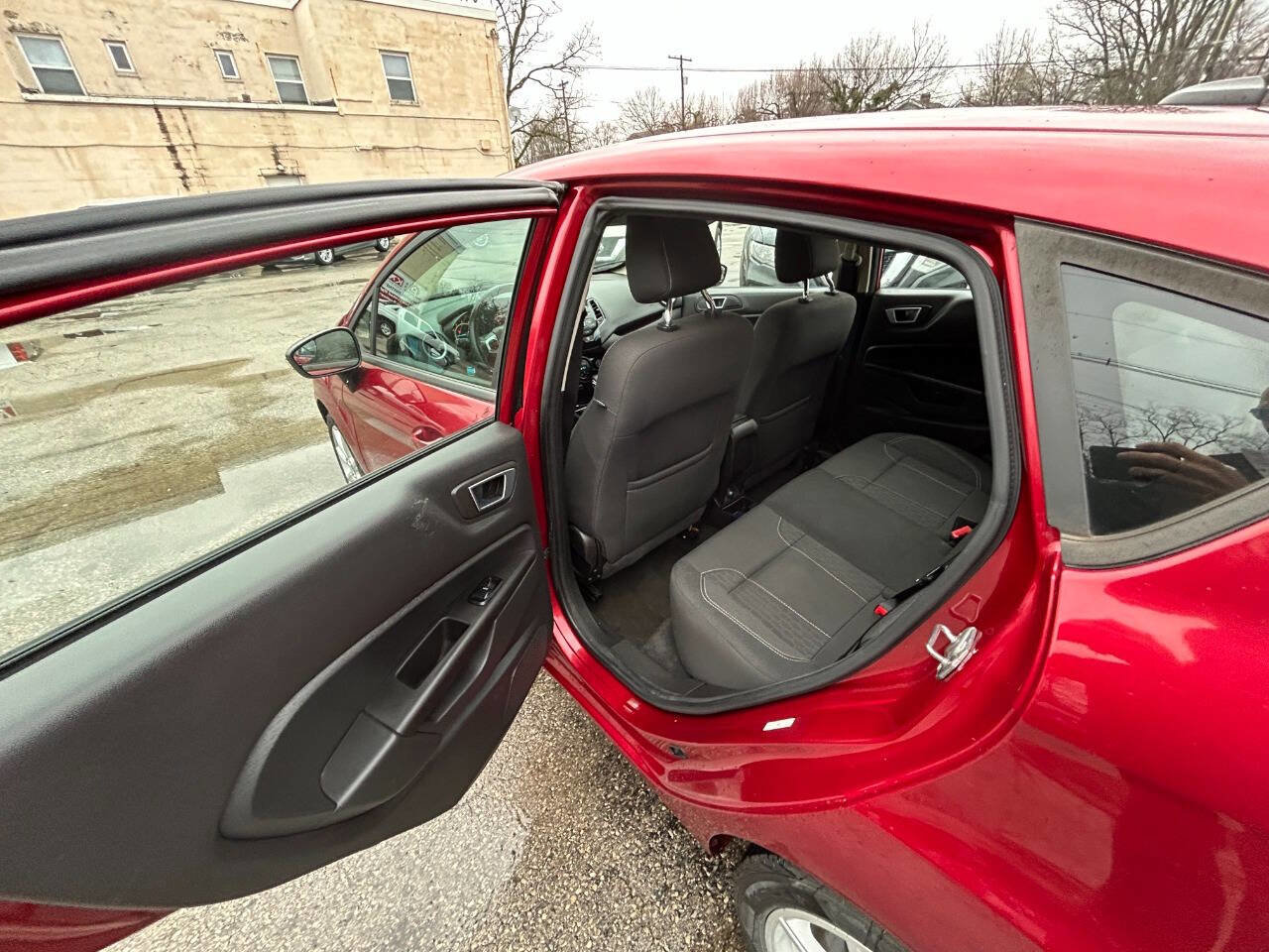 Used 2016 Ford Fiesta SE w/ Equipment Group 201A image 7