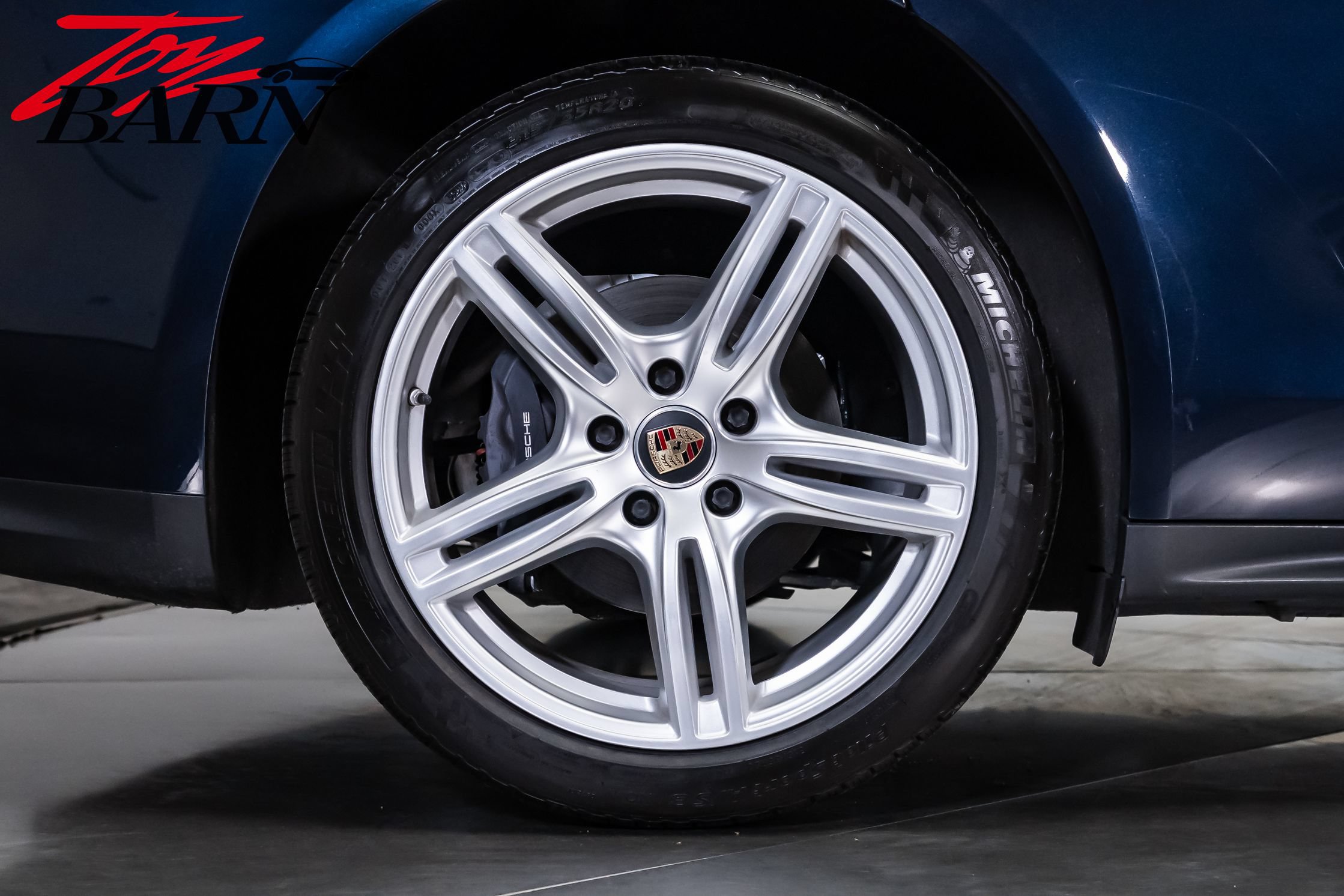 Used 2022 Porsche Panamera 4 Platinum Edition AWD/4WD image 15