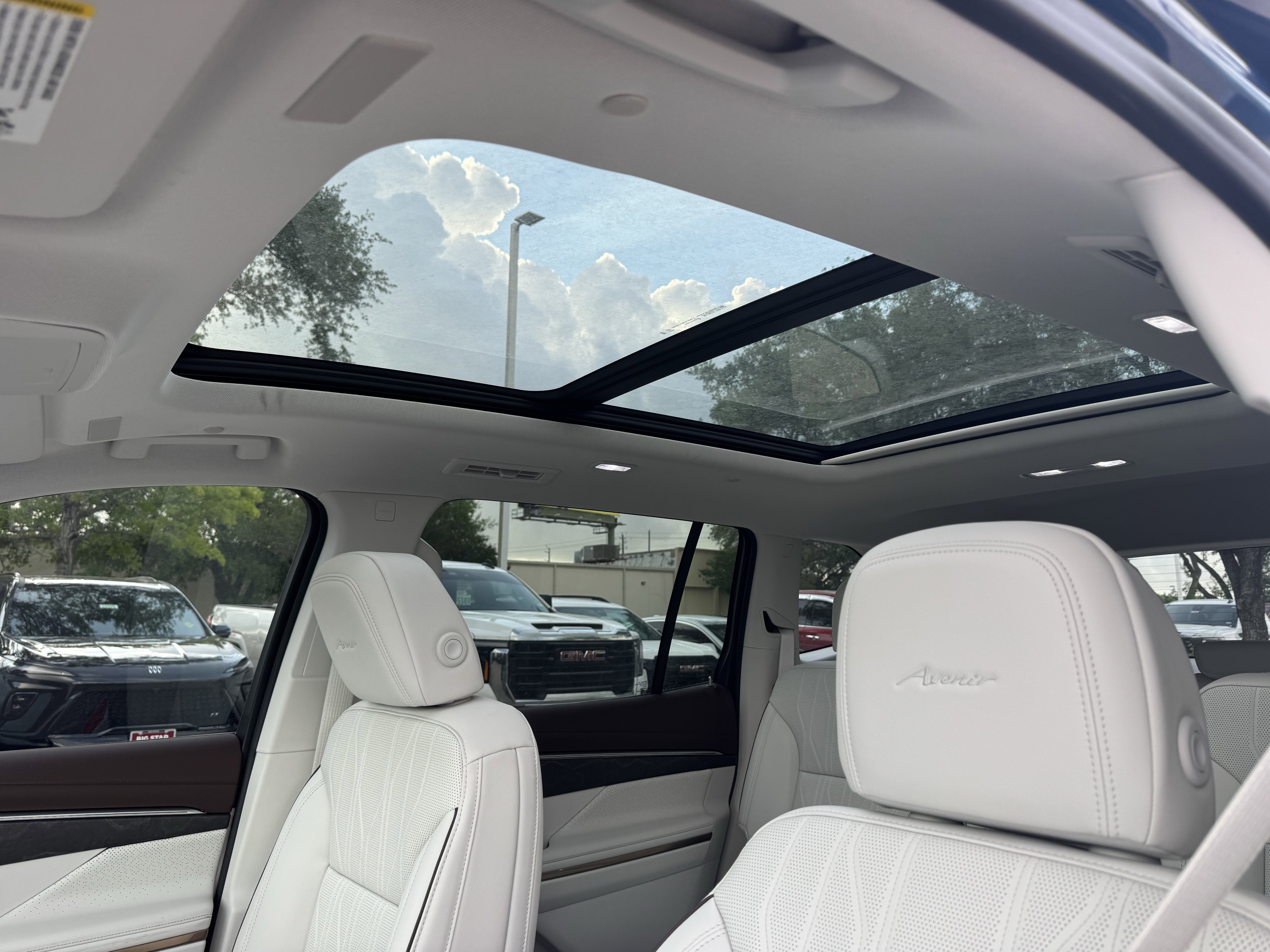 New 2026 Buick Enclave Avenir image 22