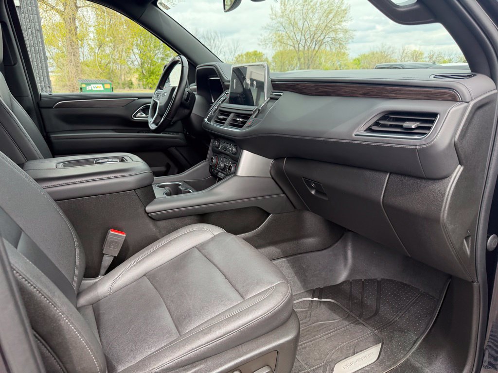 Used 2022 Chevrolet Tahoe Z71 w/ Luxury Package AWD/4WD image 30