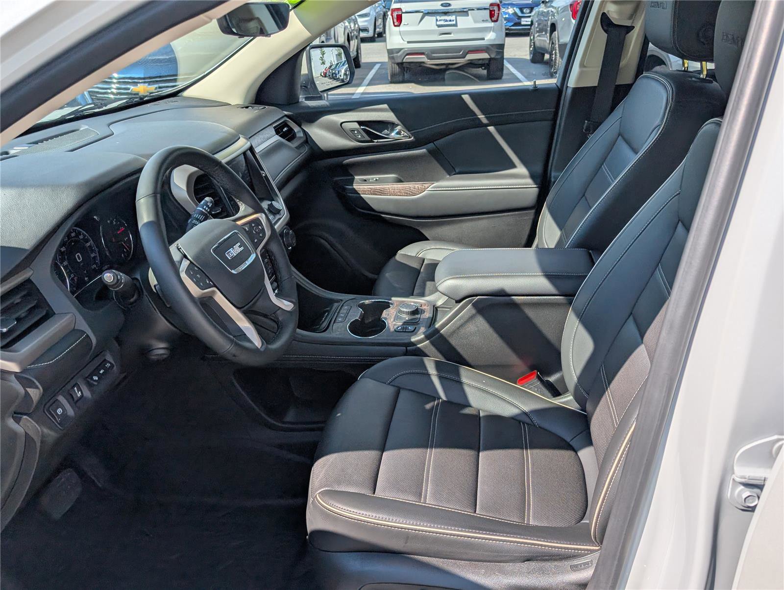 Used 2023 GMC Acadia Denali w/ Denali Ultimate Package AWD/4WD image 17