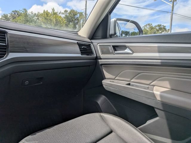 Used 2023 Volkswagen Atlas SE w/ Panoramic Sunroof Package FWD image 17