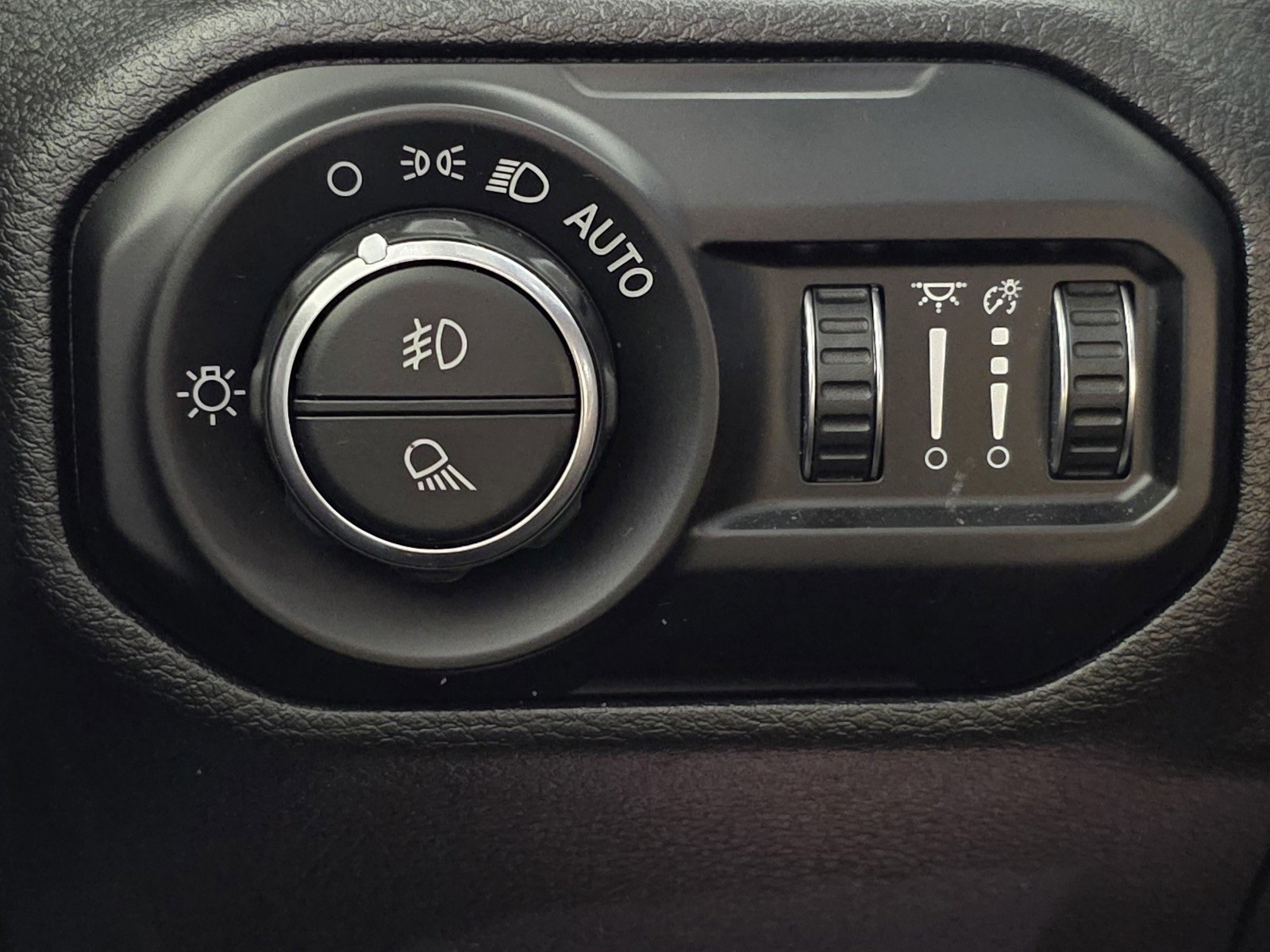 Used 2021 Jeep Gladiator Overland image 33