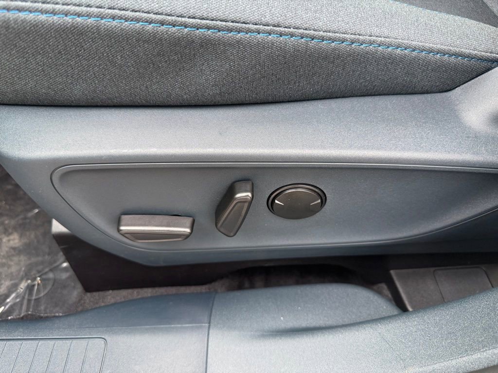 New 2025 Ford Maverick XLT w/ XLT Luxury Package image 6