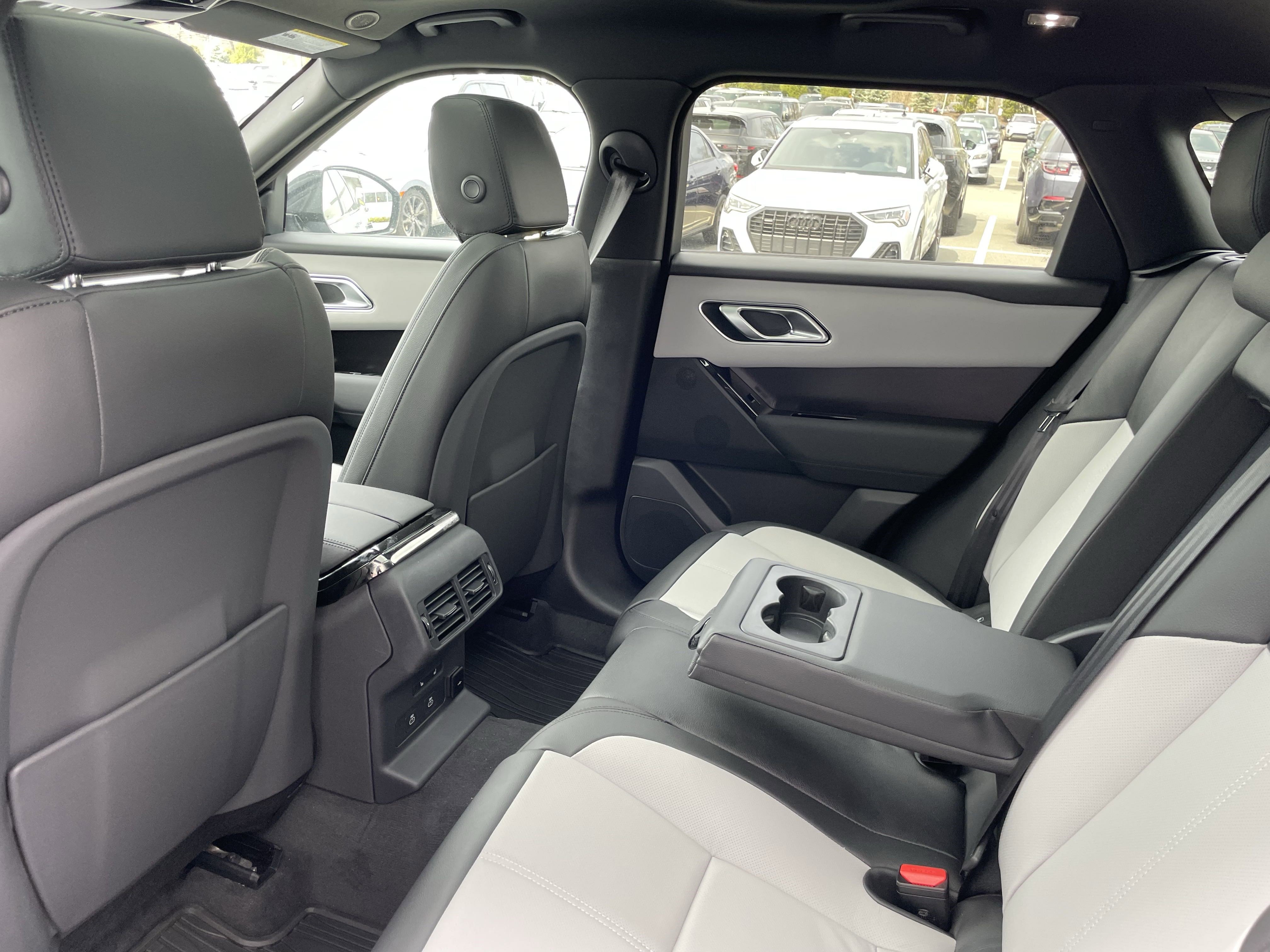 New 2026 Land Rover Range Rover Velar Dynamic SE image 30