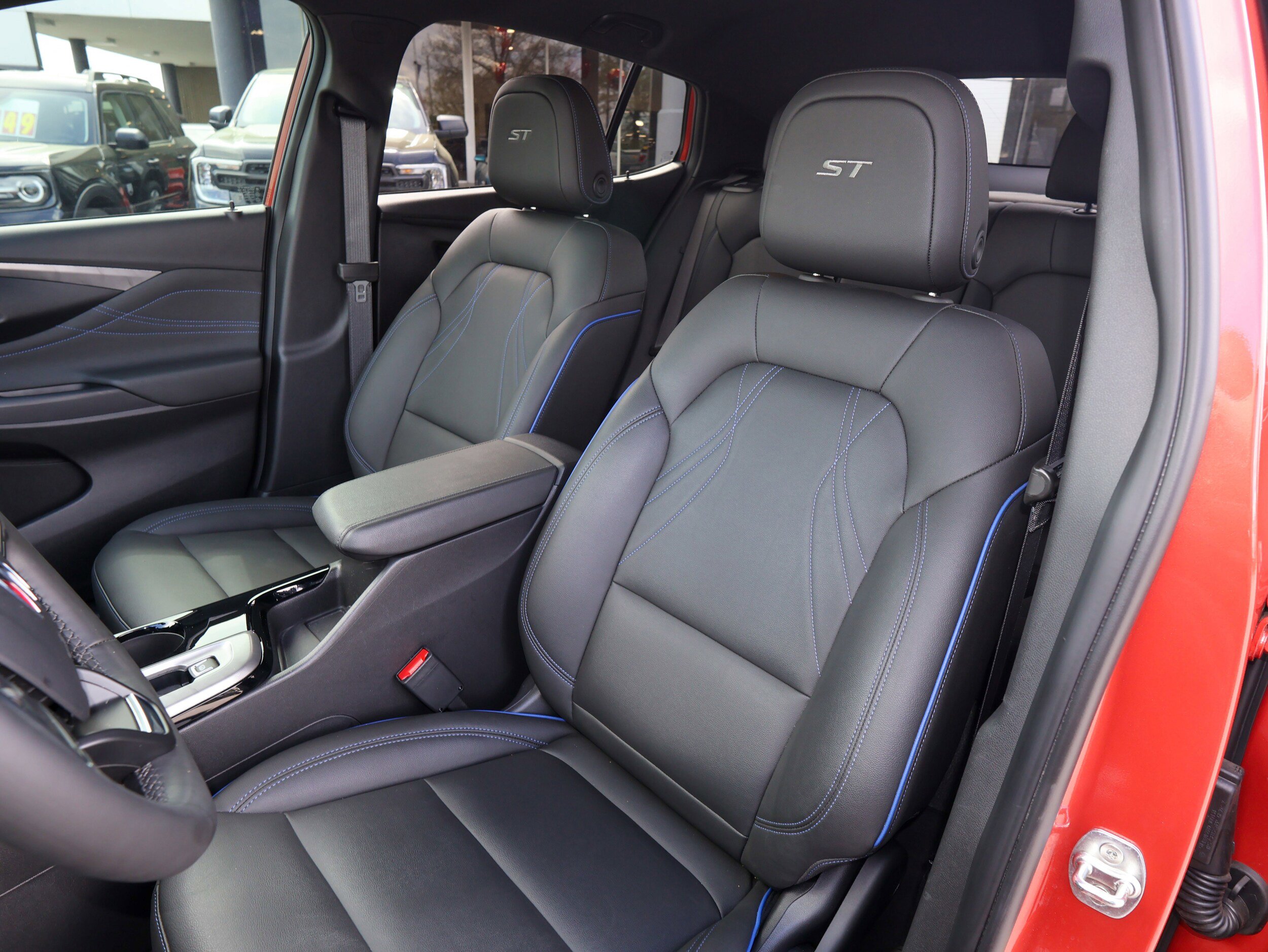 Used 2024 Buick Envista Sport Touring image 11