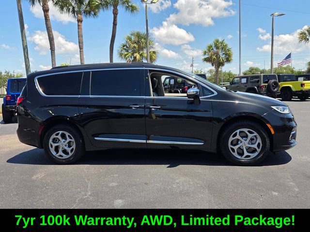 Used 2022 Chrysler Pacifica Limited w/ Uconnect Theater Family Group AWD/4WD image 8