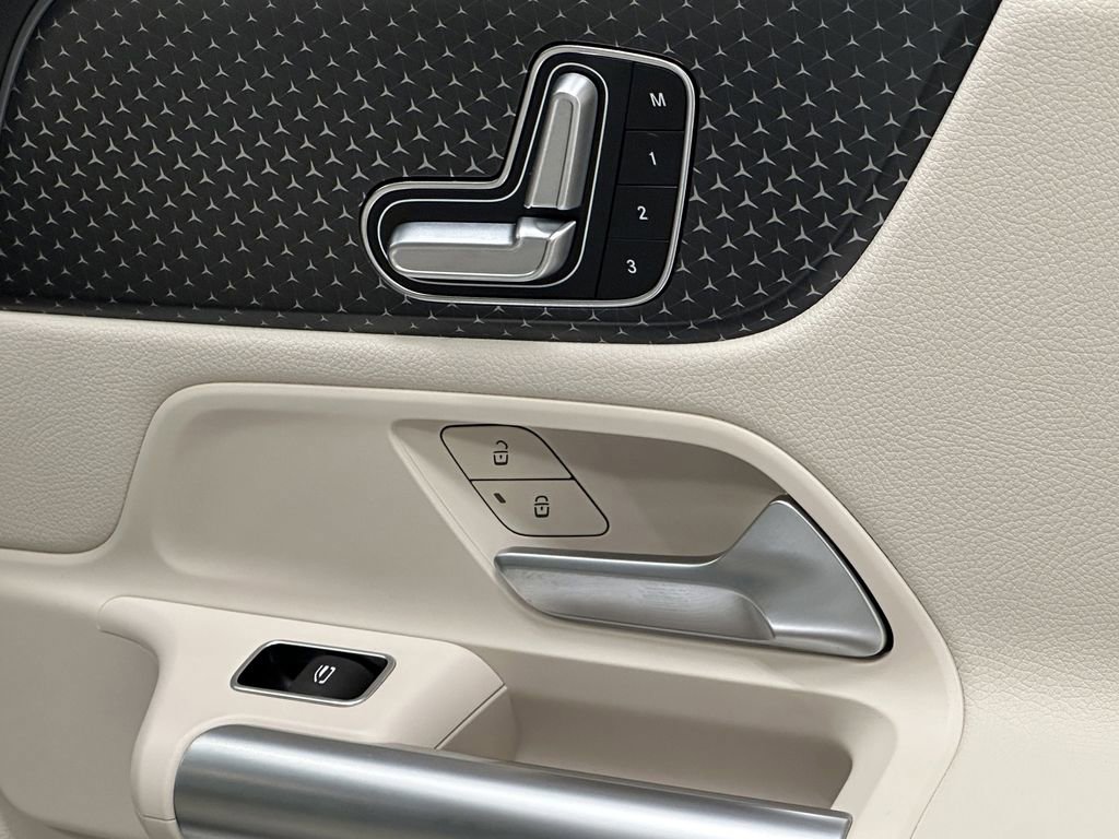 Certified 2025 Mercedes-Benz GLA 250 image 15